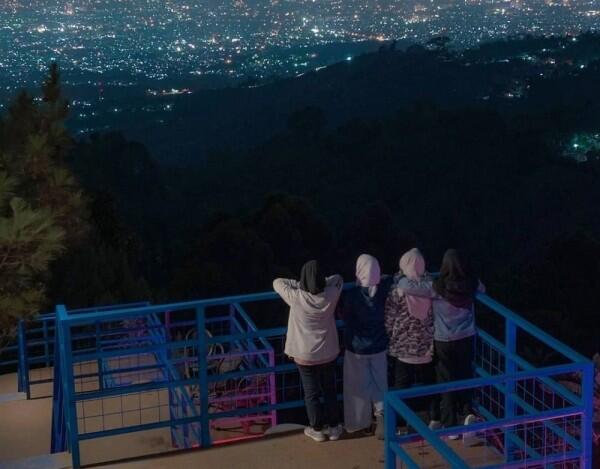 10 Bukit Bintang Kece di Indonesia Ini Tawarkan Suasana Romantis