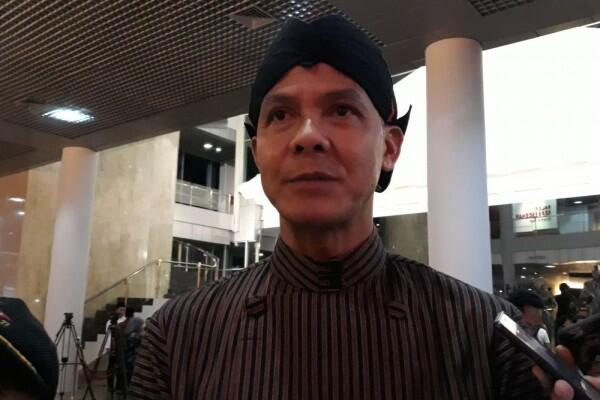 Pelajar Solo Raih 4 Nilai 100, Ganjar: Kagama Siap Kasih Beasiswa