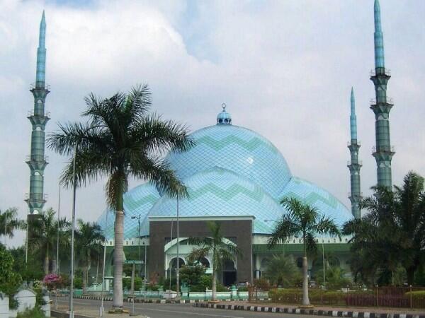 7 Hal Menarik Masjid Raya Al-A'zhom, Kebanggaan Warga Tangerang Nih