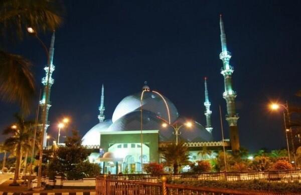7 Hal Menarik Masjid Raya Al-A'zhom, Kebanggaan Warga Tangerang Nih