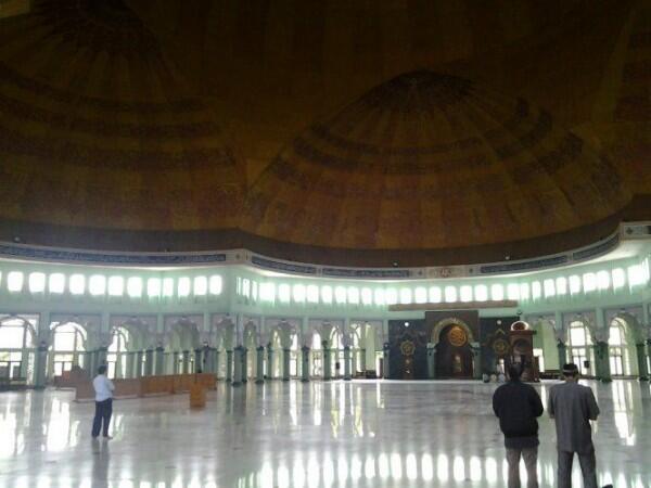 7 Hal Menarik Masjid Raya Al-A'zhom, Kebanggaan Warga Tangerang Nih