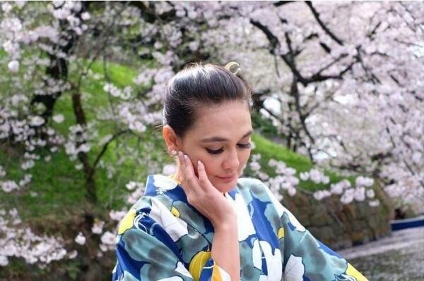 10 Potret Anggun & Bersahaja Seleb Indonesia Saat Pakai Kimono