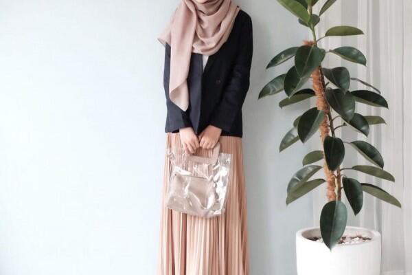 8 OOTD Manis Hamidah Rachmayanti yang Pas Buat Acara Buka Bersama