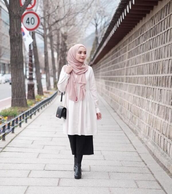 8 OOTD Manis Hamidah Rachmayanti yang Pas Buat Acara Buka Bersama