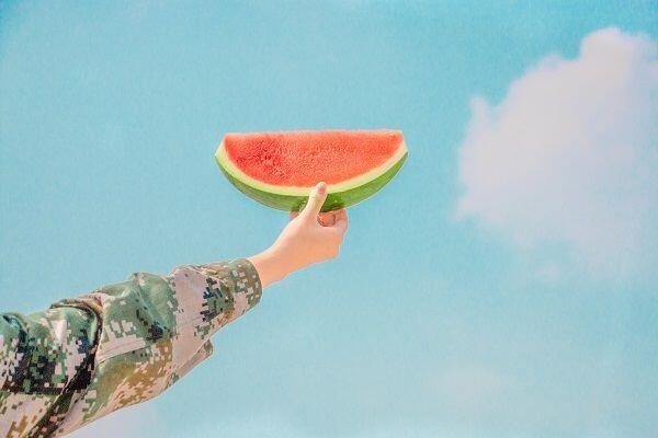 5 Makanan yang Kaya Akan Air, Baik Dikonsumsi Selama Puasa