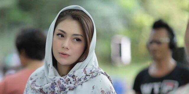 Nyaman Berhijab dan Bisa Baca Alquran, Begini Jawaban Celine Evangelista