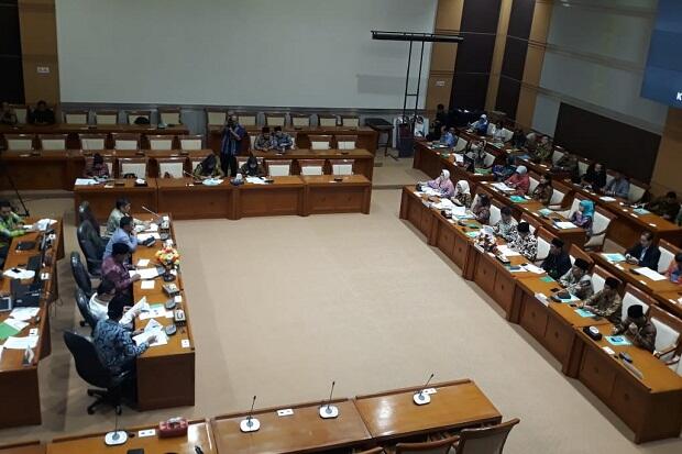 DPR dan Pemerintah Bahas Jaminan Produk Halal dan Revisi BPIH