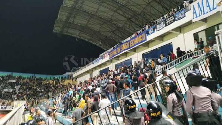 Siapa Dalang Kerusuhan PSS Sleman vs Arema ?