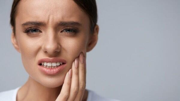 7 Penyebab Bau Mulut Saat Berpuasa, Ini Penjelasan Medis di Baliknya!