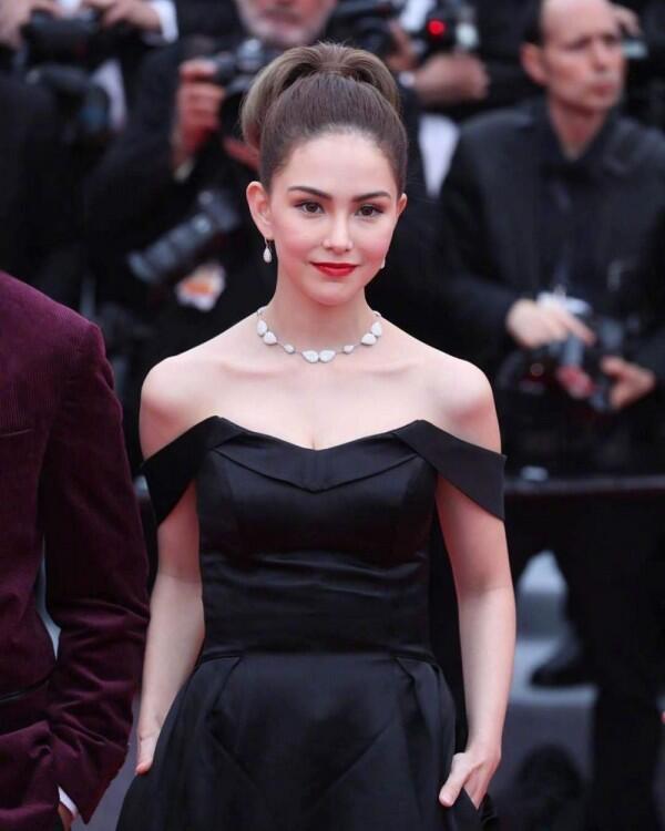 14 Gaya Hits Selebriti Saat Hadiri Festival Film Cannes 2019, Cetar!
