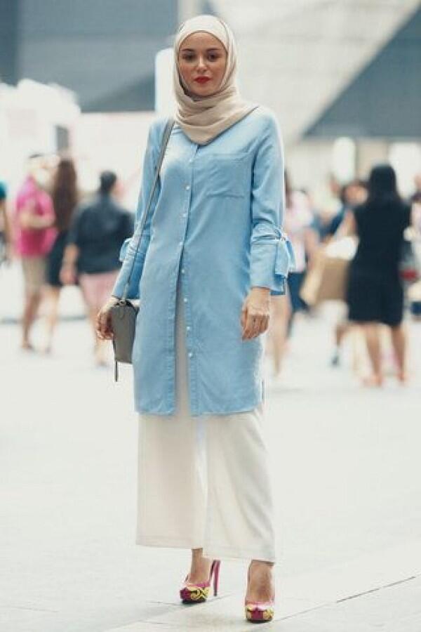 10 Ide Mix-Match Shirt Dress dengan Celana Panjang, Bisa untuk Lebaran