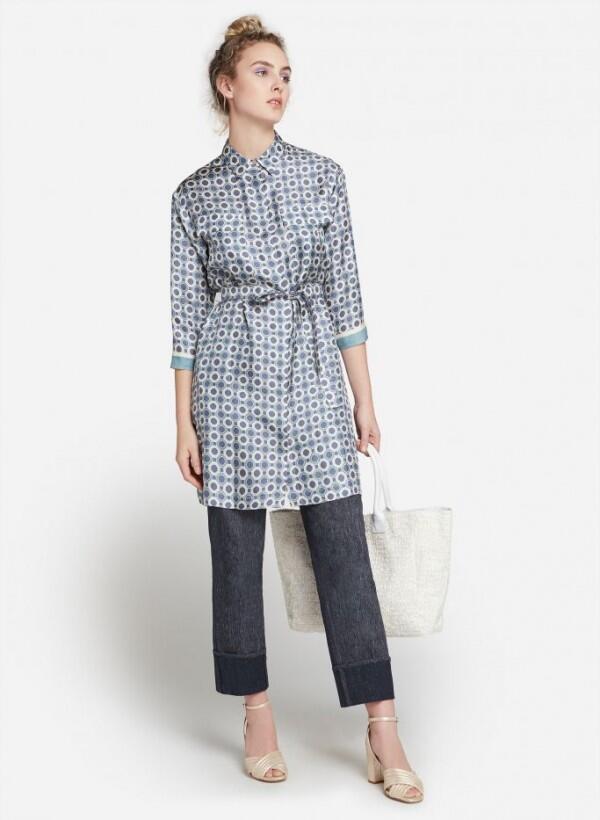 10 Ide Mix-Match Shirt Dress dengan Celana Panjang, Bisa untuk Lebaran