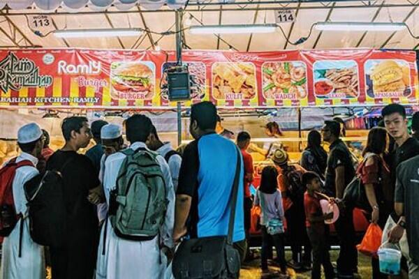 5 Alasan Logis Jangan ‘Lapar Mata’ Saat Menghadiri Bazar Ramadan