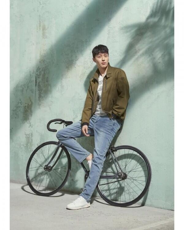 Jadi Main Lead di Drama Rom-Com, Ini 10 Potret Memesona Jang Ki Yong