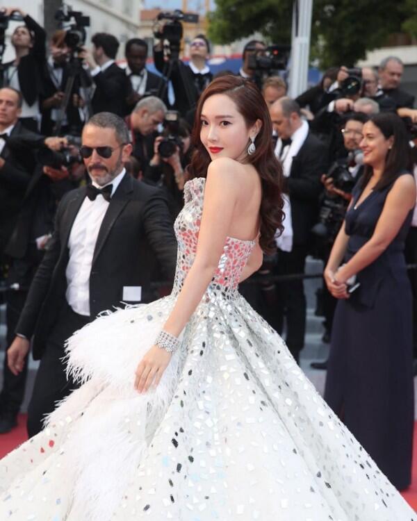 8 Potret Elegan Jessica Jung Hadiri Festival Film Cannes 2019