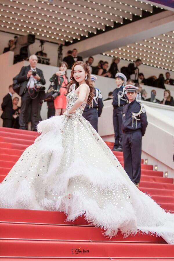 8 Potret Elegan Jessica Jung Hadiri Festival Film Cannes 2019