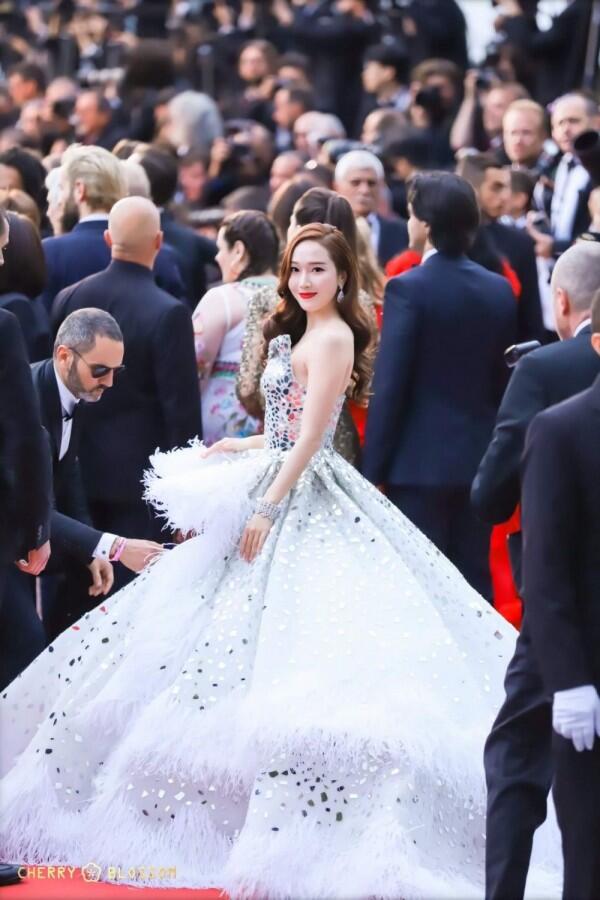 8 Potret Elegan Jessica Jung Hadiri Festival Film Cannes 2019