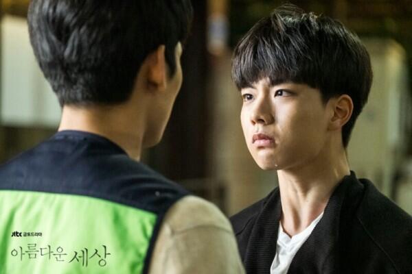 Berperan Antagonis, 9 Potret Seo Dong Hyun di KDrama Beautiful World