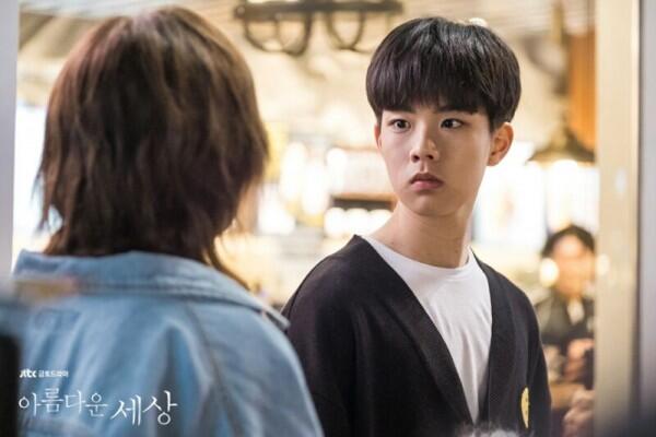 Berperan Antagonis, 9 Potret Seo Dong Hyun di KDrama Beautiful World