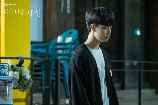 Berperan Antagonis, 9 Potret Seo Dong Hyun di KDrama Beautiful World