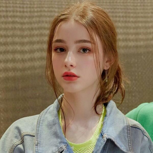 10 Potret Dasha Taran, YouTuber Rusia yang Dikontrak Agensi Korea