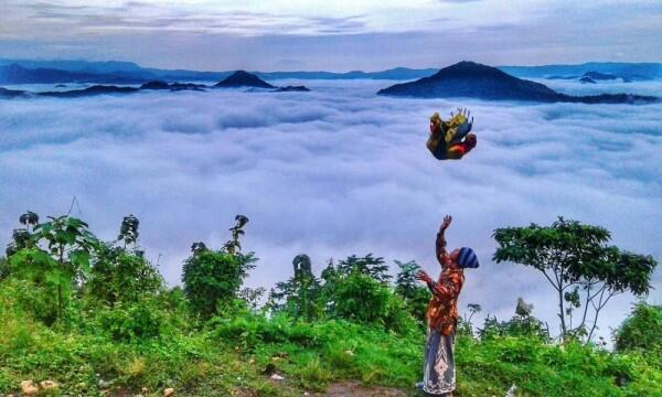 6 Potret Bukit Banyon, Negeri di Atas Awan Milik Trenggalek