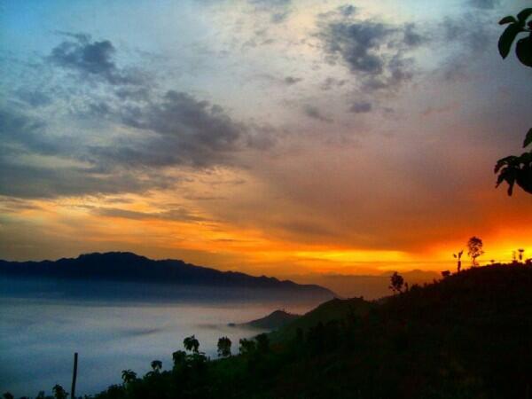 6 Potret Bukit Banyon, Negeri di Atas Awan Milik Trenggalek