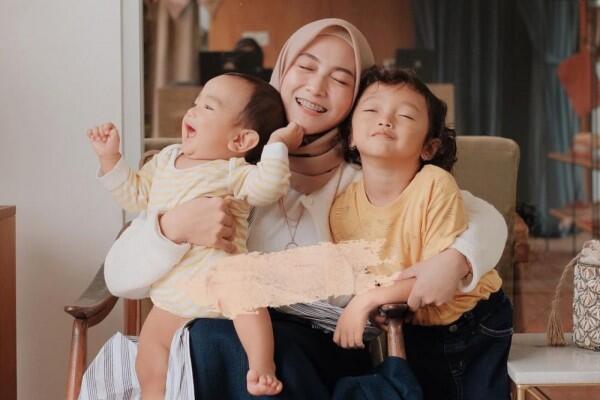 5 Anak Selebgram Ini Imutnya Minta Ampun, Pengin Cubit Pipinya