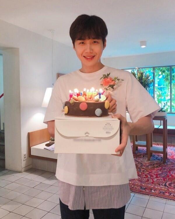 Genap 33 Tahun, Ini 10 Potret Memesona Kim Seon Ho