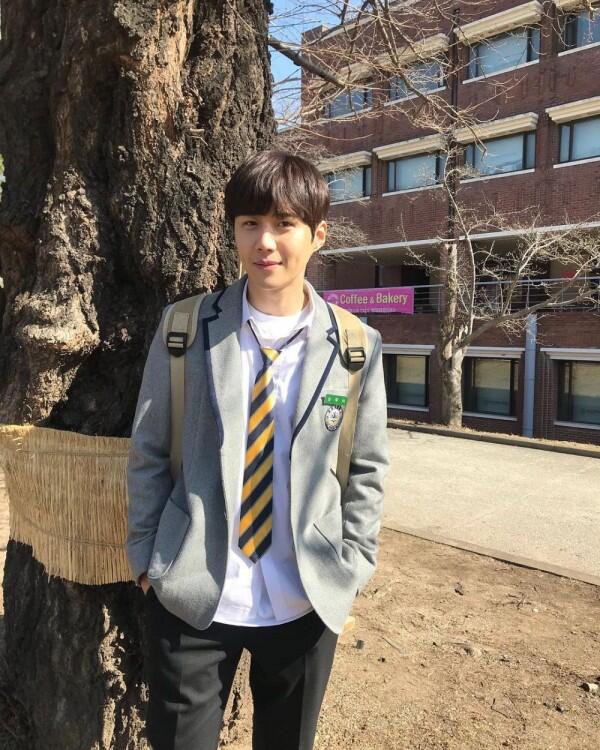 Genap 33 Tahun, Ini 10 Potret Memesona Kim Seon Ho