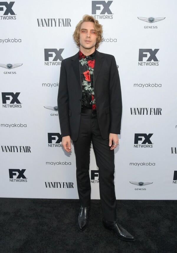 7 Gaya Androgini Cody Fern, Anak Emas Baru Hollywood