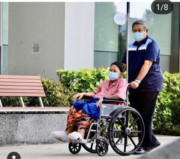 6 Potret Kebahagiaan Ani Yudhoyono Hirup Udara Segar di Singapura