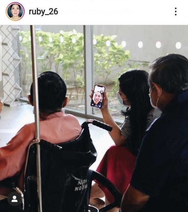 6 Potret Kebahagiaan Ani Yudhoyono Hirup Udara Segar di Singapura