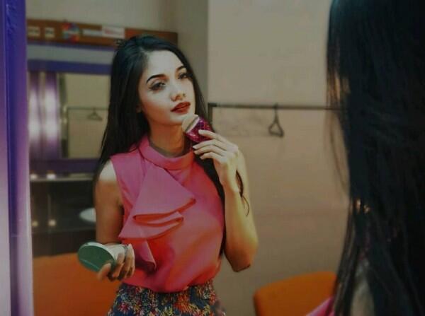 10 Potret Kartika Berliana, Presenter yang Pesonanya Bikin Deg-degan