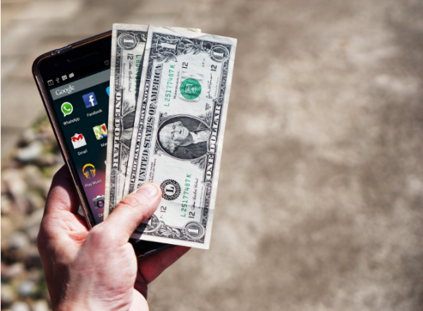 7 Alasan Kamu Tidak Perlu Buru-buru Membeli Smartphone Terbaru