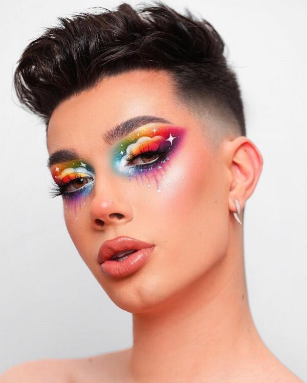 10 Fakta James Charles, YouTuber MUA yang Tengah Alami Kontroversi