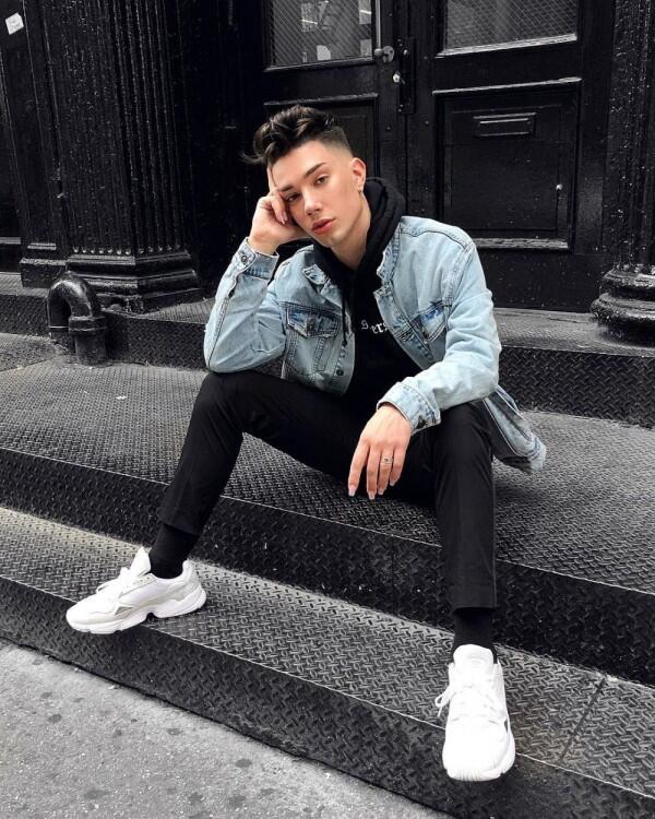 10 Fakta James Charles, YouTuber MUA yang Tengah Alami Kontroversi