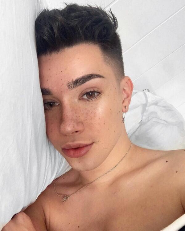 10 Fakta James Charles, YouTuber MUA yang Tengah Alami Kontroversi