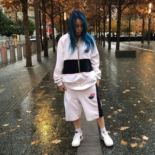 Alasan Sedih di Balik Gaya Berpakaian Billie Eilish yang 'Kedodoran'