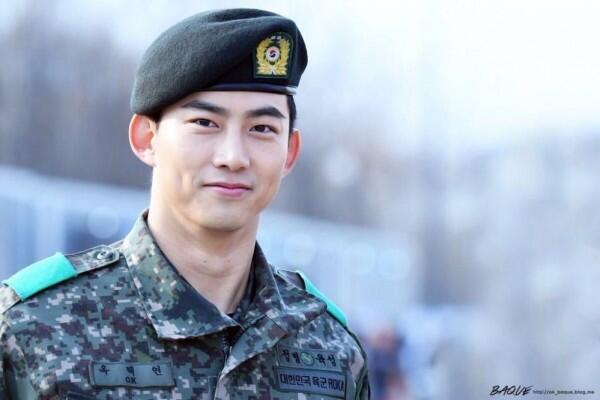 Keluar Wamil, Ini 11 Penampilan Taecyeon 2PM yang Manly Abis