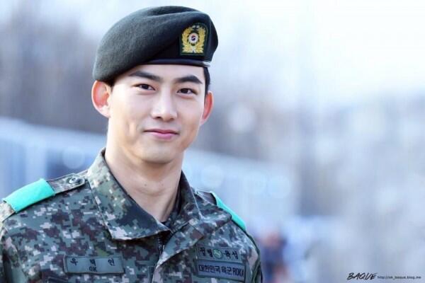 Keluar Wamil, Ini 11 Penampilan Taecyeon 2PM yang Manly Abis