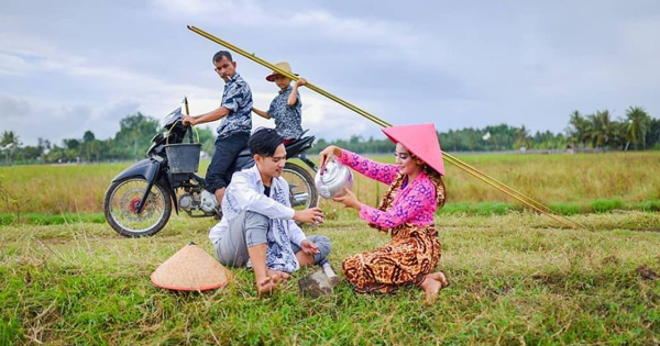 Foto Pre-Wedding yang Santai Lebih Ngena Di Hati Untuk Dikenang, GanSis!