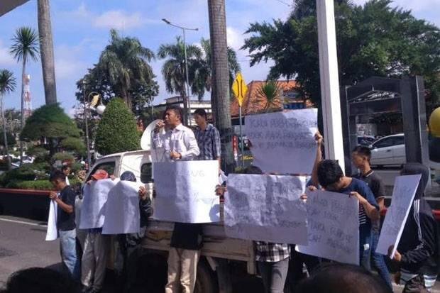 Kebijakan Pemkot Palembang Tak Pro Rakyat, Warga Demo Tolak Kenaikan PBB 100% Lebih