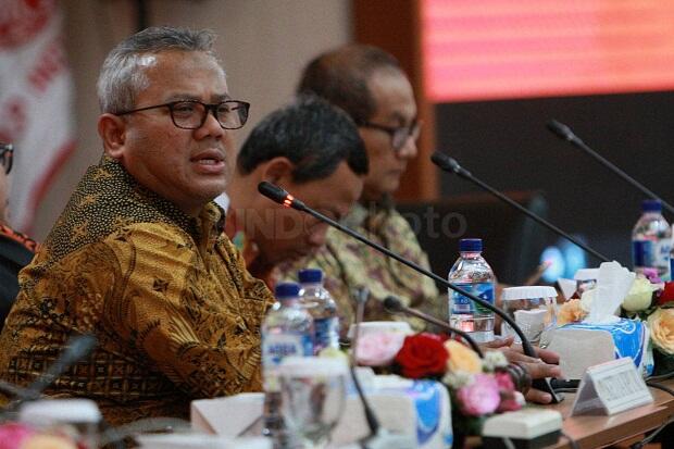 Masih Menunggu Dokumen Tiba, KPU Kembali Skors Rekapitulasi Nasional