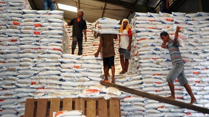 Mengapa Gudang Bulog Harus Dikuras?