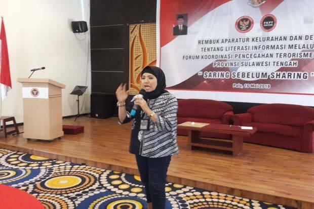 Pengajar Voksi Humas UI Berikan Pelatihan Anti Hoaks di Sulteng