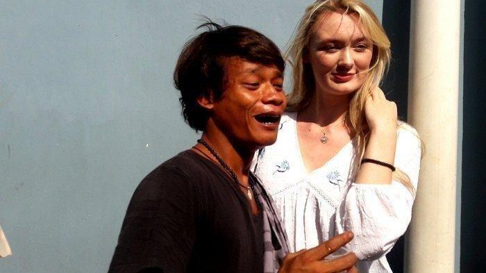 Nur Khamid Yang Nikahi Bule, kini ditinggal pergi istri ke inggris
