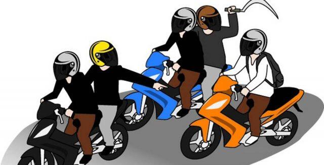 Sekelompok Warga Habisi Geng Motor Heboh di Medsos - Pojok Jabar