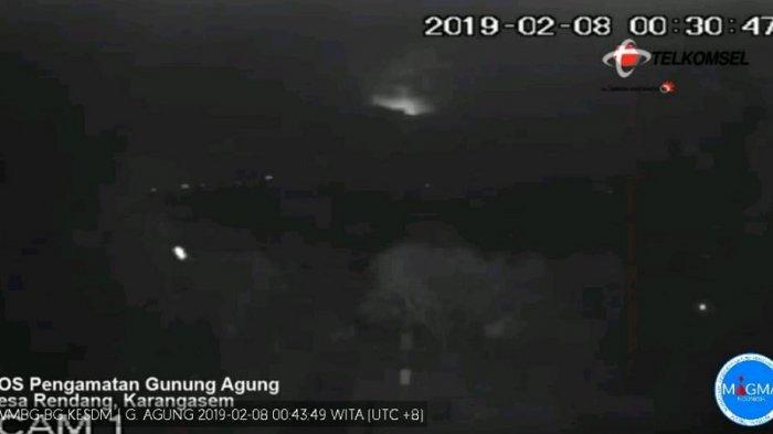 Gunung Agung Erupsi, Sejumlah Daerah di Karangasem Hujan Abu