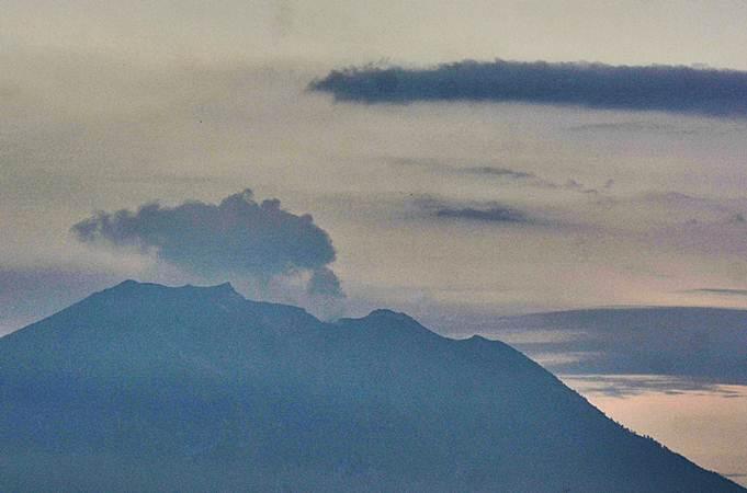 Gunung Agung Erupsi, Sejumlah Daerah di Karangasem Hujan Abu